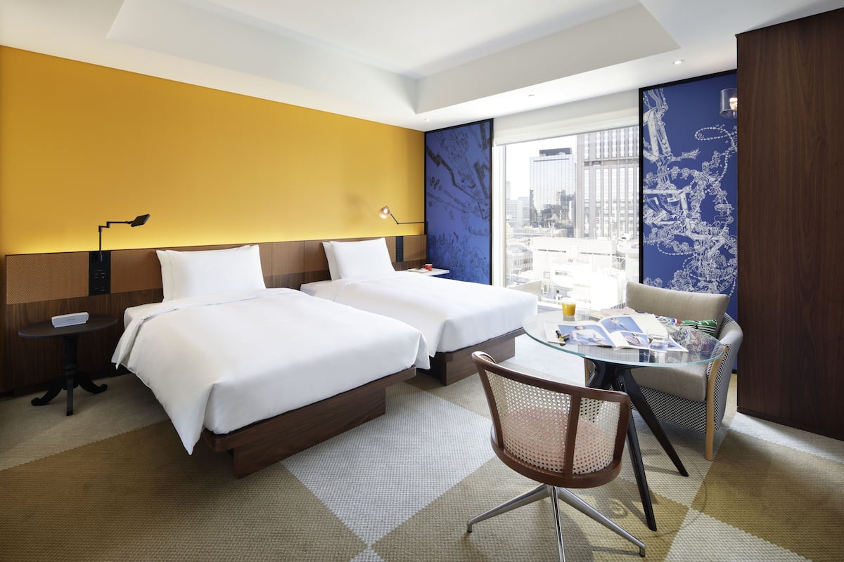 Kamer, 2 eenpersoonsbedden | Luxe beddengoed, een kluis op de kamer, een strijkplank/strijkijzer
