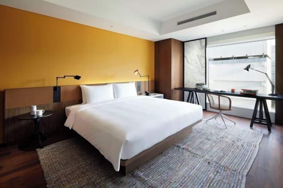 Premium bedding, in-room safe, iron/ironing board, free cots/infant beds