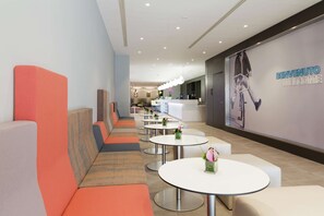 Reception - Hampton by Hilton Rome East (Rome)