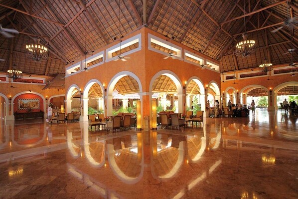 Lobby - Barcelo Maya Colonial- All Inclusive (Xpu-Ha)