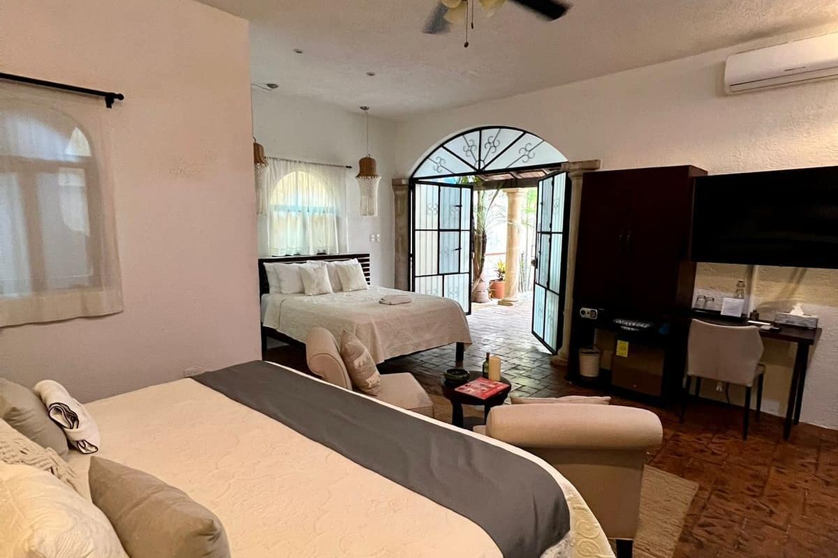 Deluxe Studio | Premium bedding, pillowtop beds, minibar, in-room safe