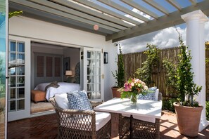 Deluxe Double Room, 1 King Bed, Non Smoking, Sea View | Terrace/patio