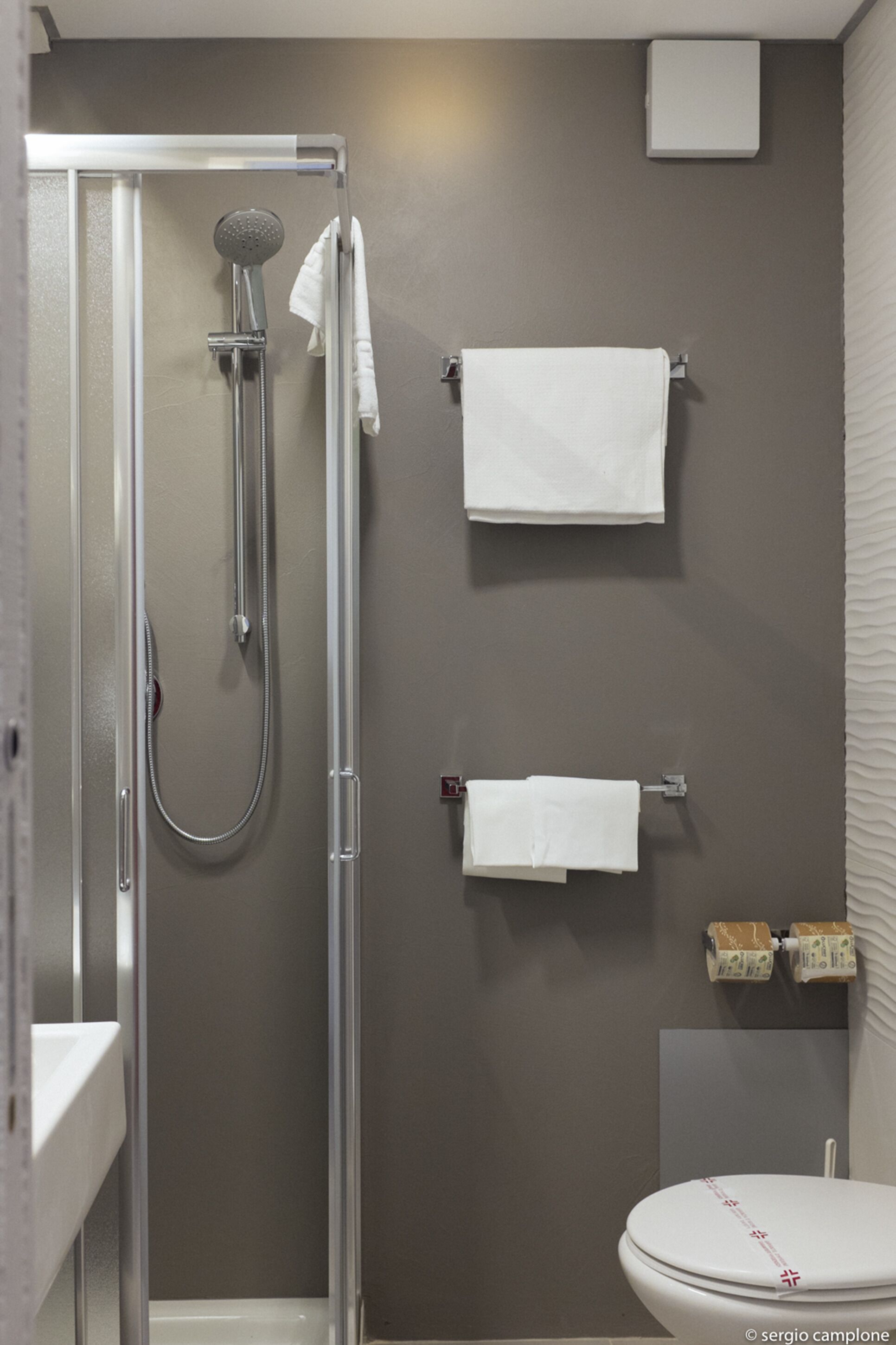 Camera doppia (Plus) | Bagno | Doccia, soffione a pioggia, asciugacapelli, bidet