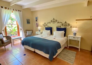 Superior Twin Room, Garden View (5) | Egyptian cotton sheets, premium bedding, in-room safe - Darling Lodge Guest House (Darling)