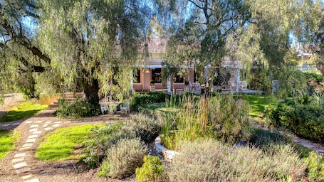 Exterior. Darling Lodge Guest House