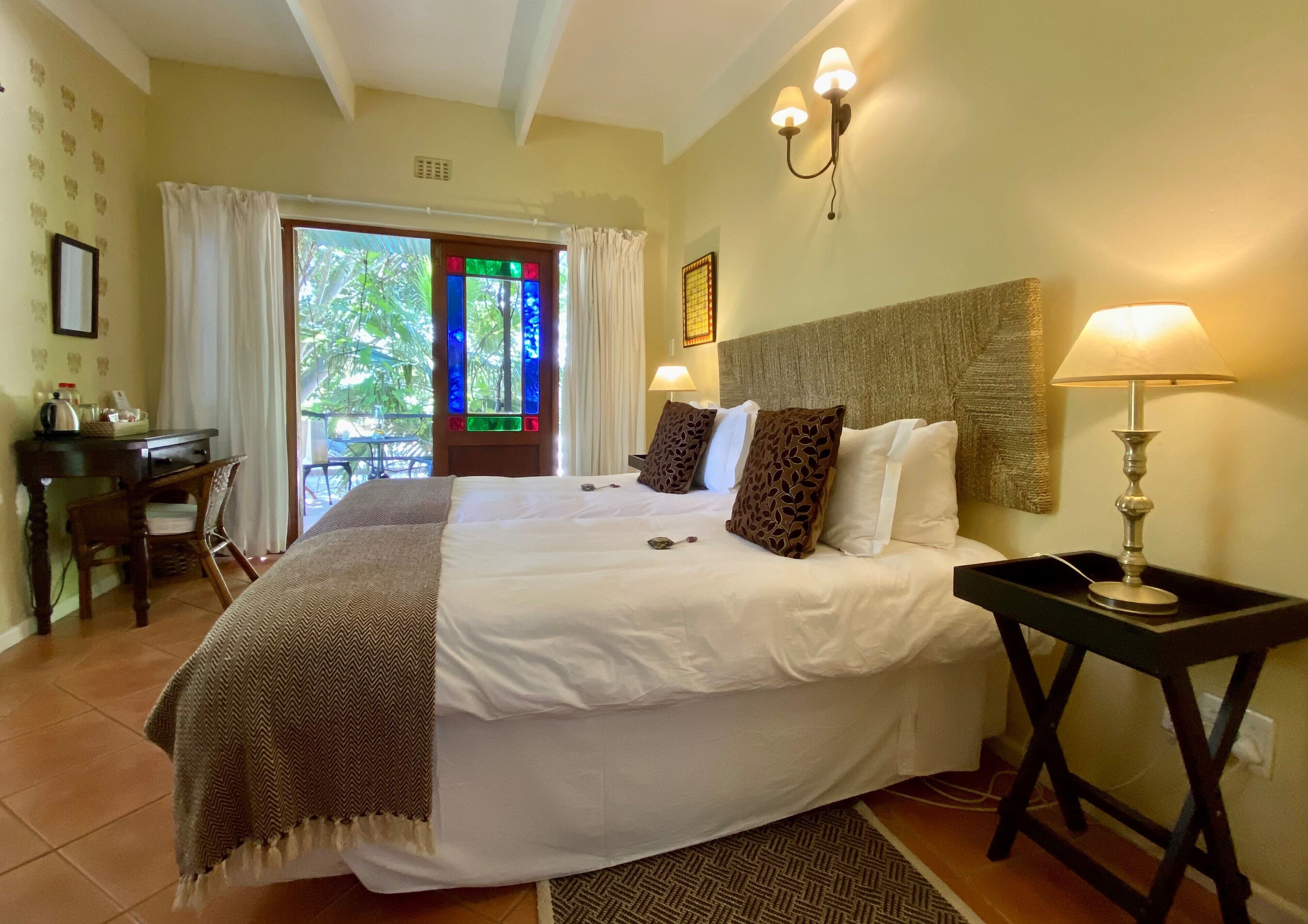 Standard Twin Room, Garden View (4)