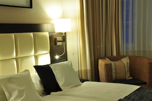 Desk, iron/ironing board, cribs/infant beds, free WiFi - Hotel Minerva (Freiburg im Breisgau)