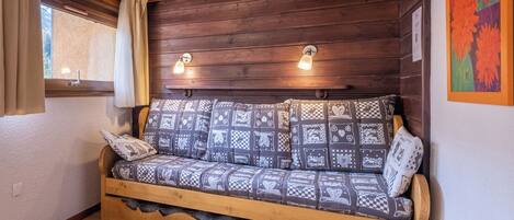 1 bilik tidur, dihias secara berasingan