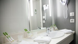 Bathroom - Val-vignes Haut-koenigsbourg, The Originals Relais (Saint-Hippolyte)