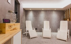 Sauna, Whirlpool, Dampfbad, Türkisches Bad/Hamam, Aromatherapie