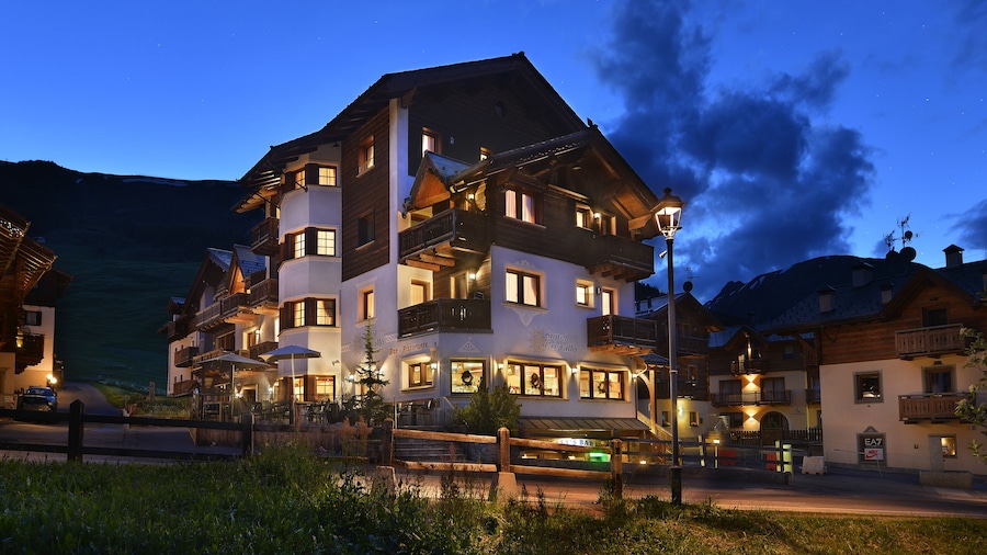 โรงแรมกริสตัลโล