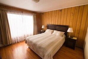 In-room safe, individually decorated, individually furnished, bed sheets - Terrazas Del Lago (Puerto Varas)
