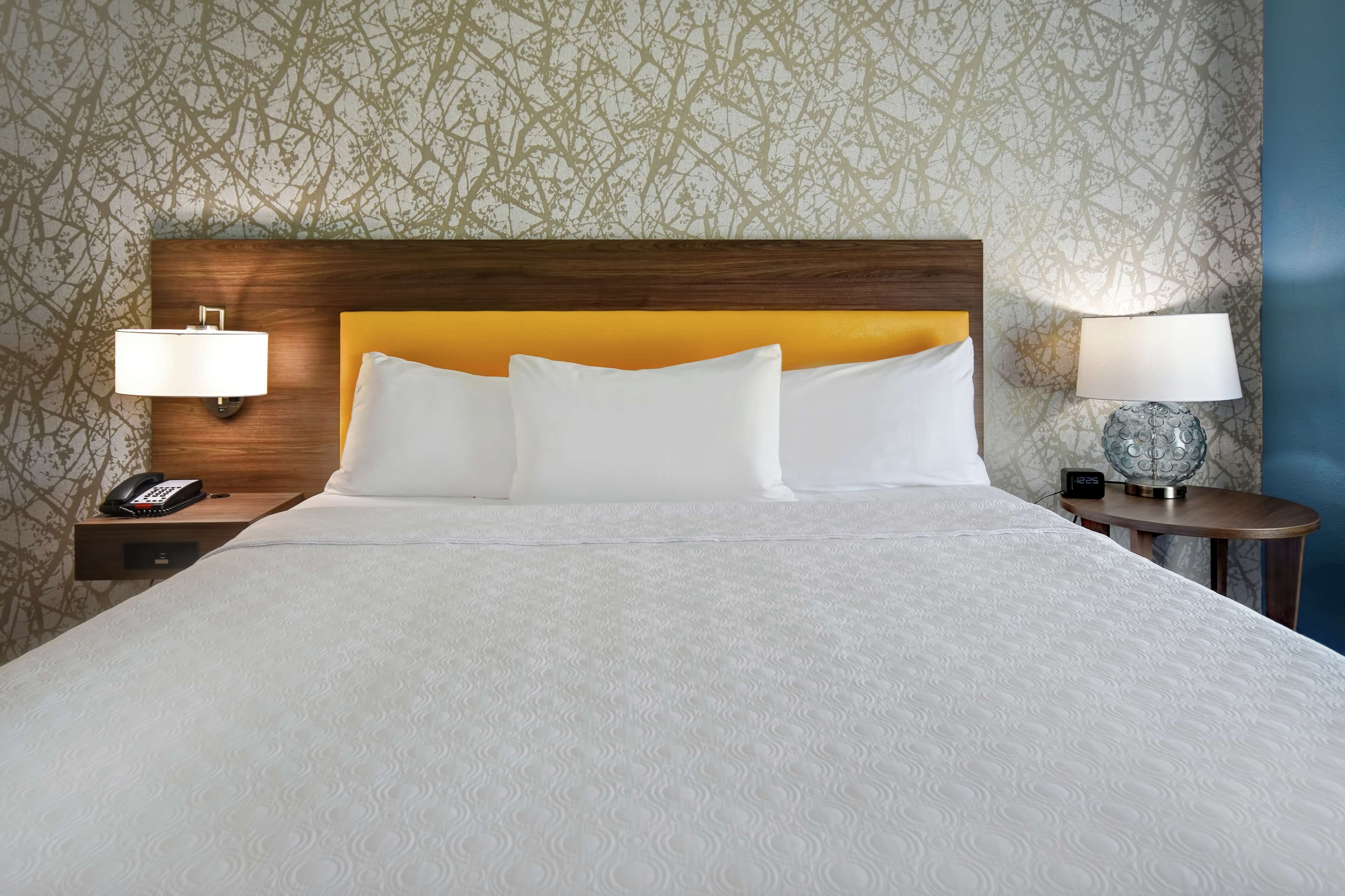 studio suite, 1 king bed, non smoking | egyptian cotton sheets, premium bedding, desk, blackout curtains