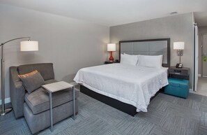 In-room safe, blackout drapes, iron/ironing board - Hampton Inn Vincennes (Vincennes)