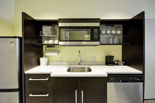 Mikrobølgeovn, opvaskemaskine, kaffe-/temaskine