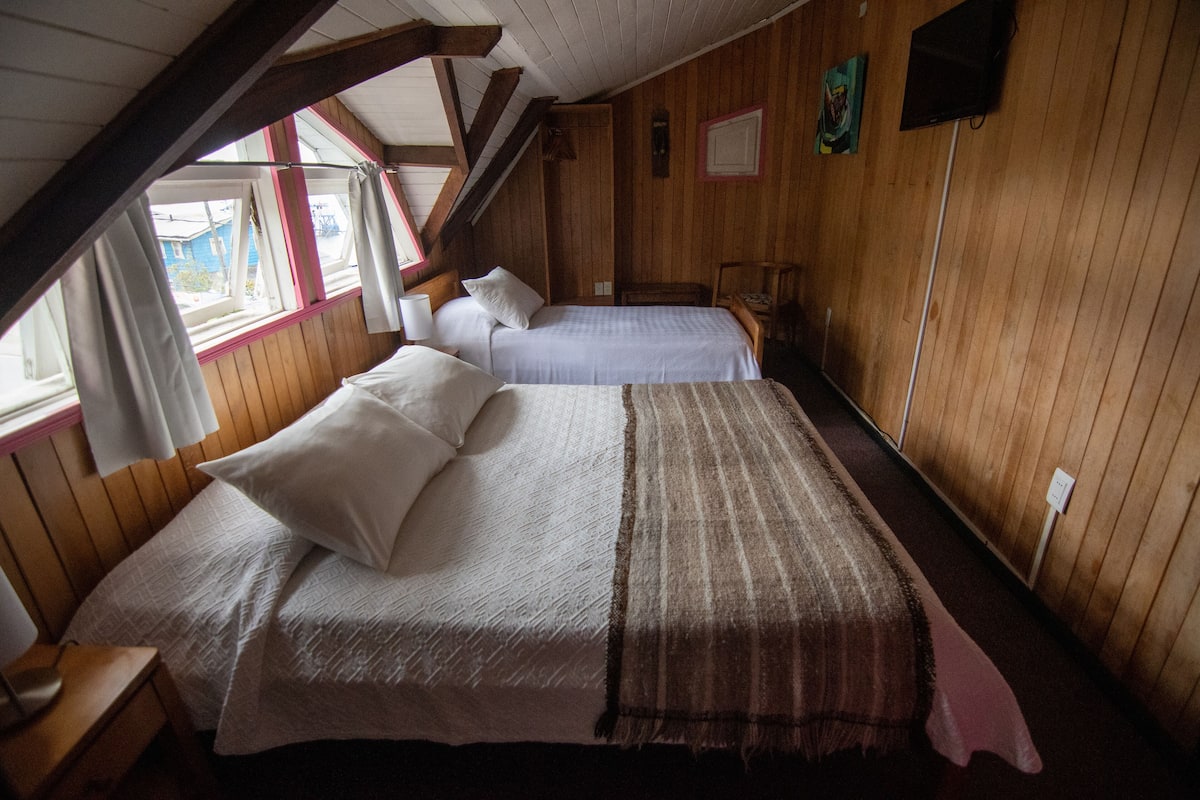 Standard Twin Room | Free WiFi, bed sheets