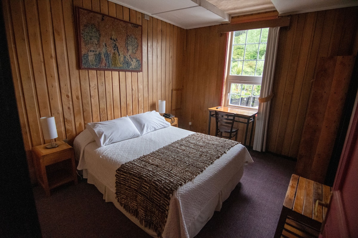 Standard Double Room | Free WiFi, bed sheets