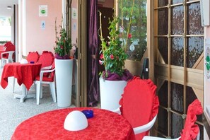 Outdoor dining - Bianchi Hotel (San Michele al Tagliamento)