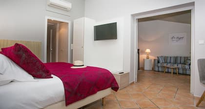 LE Relais DES Trois MAS