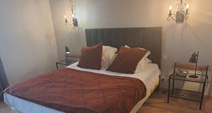 Le Relais Des Trois Mas