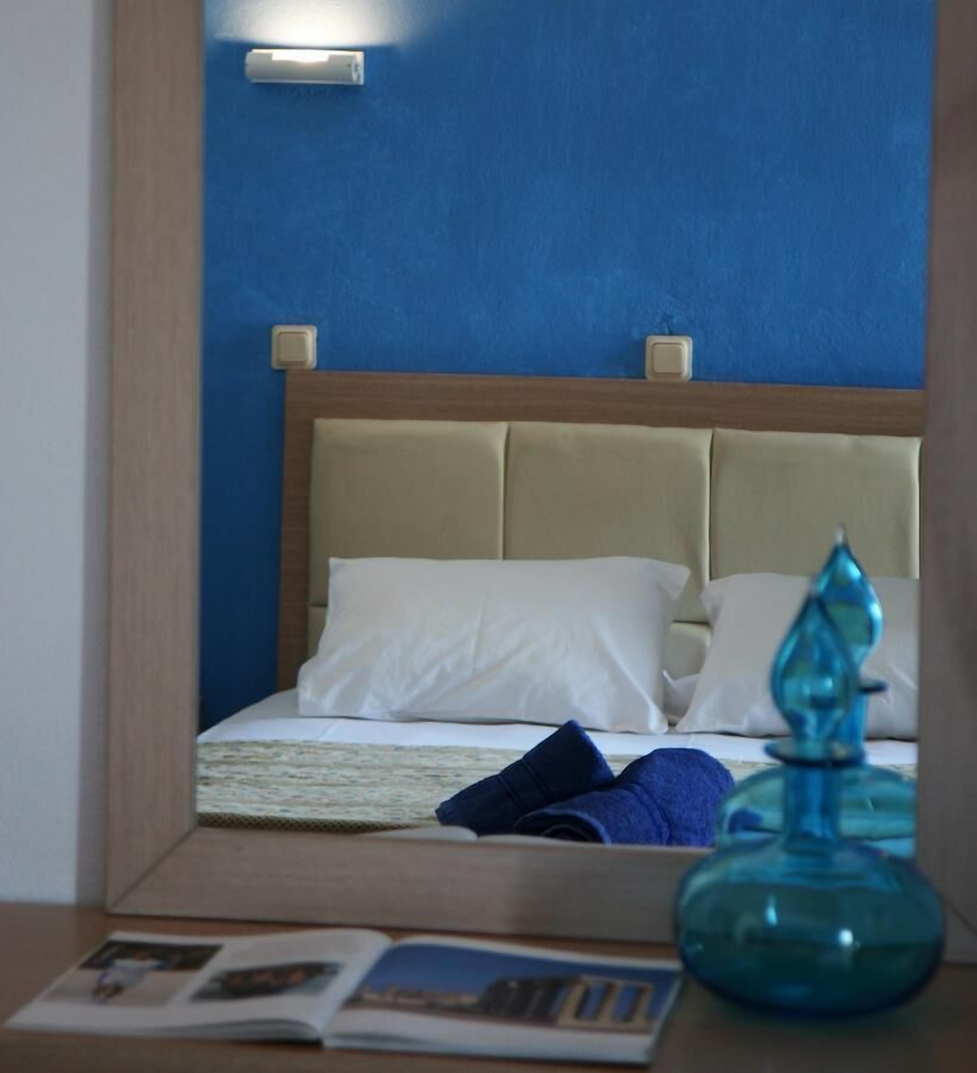 In-room safe, blackout drapes, free WiFi, bed sheets