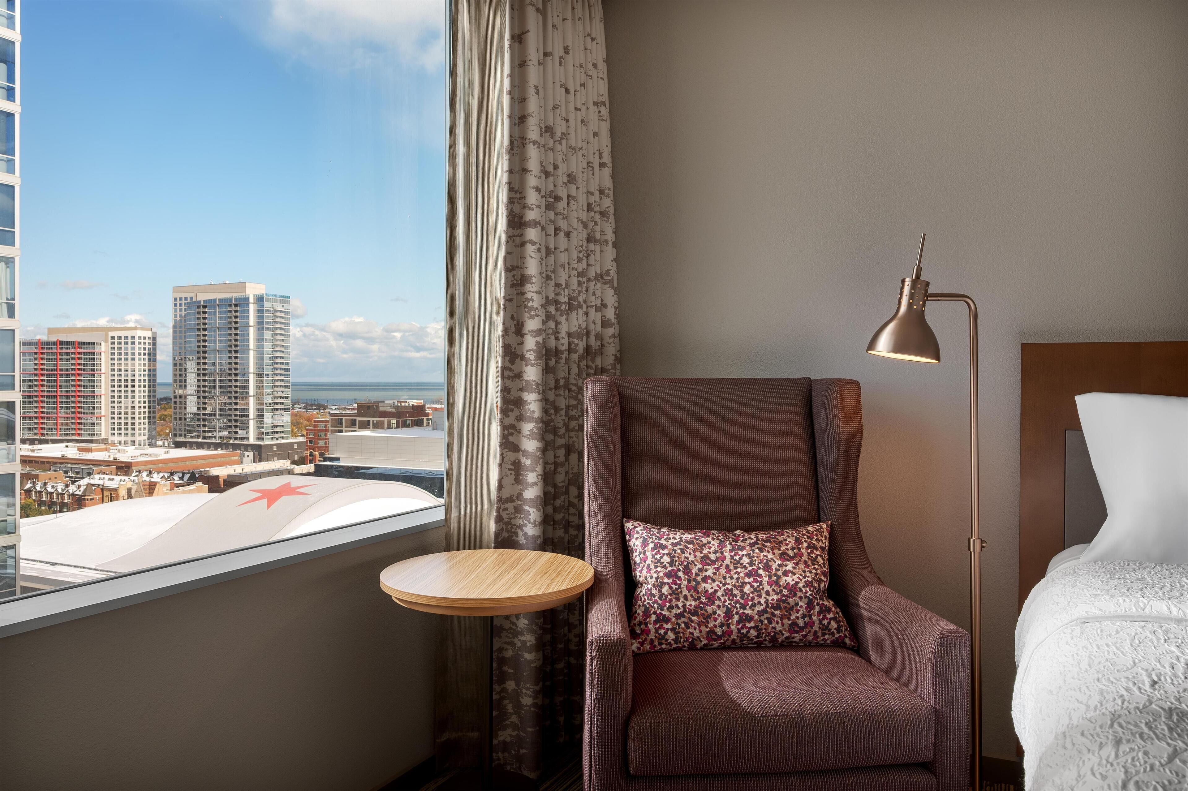 ルーム クイーンベッド 2 台 レイクビュー | 部屋からの景観