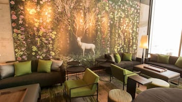 4 ristoranti, aperti a colazione, a pranzo e a cena, cucina americana