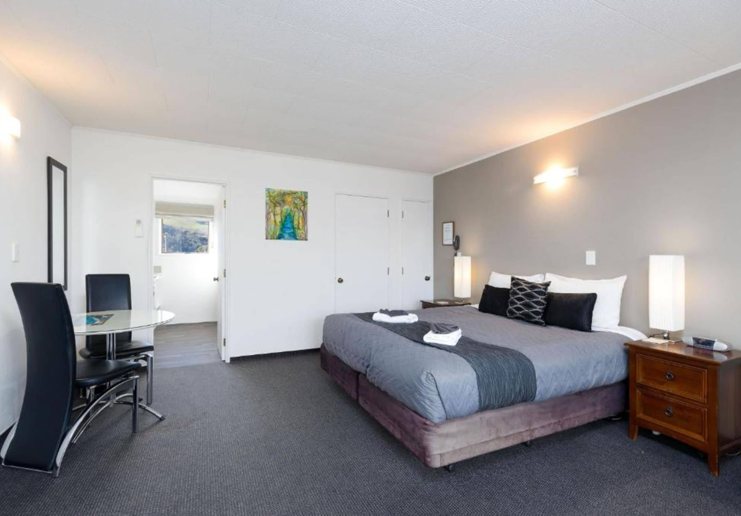 king studio | individually decorated, desk, iron/ironing board, free wifi