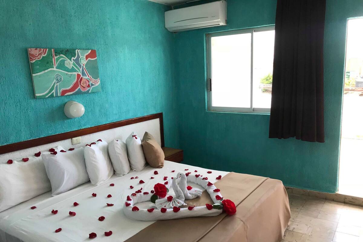 Desk, WiFi (free), bed sheets