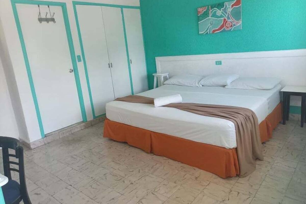 Desk, WiFi (free), bed sheets