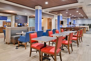 Buffet déjeuner gratuit tous les jours