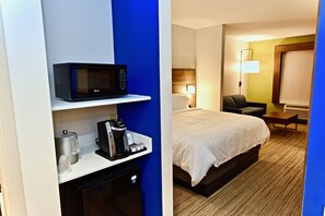 In-room safe, desk, blackout curtains, soundproofing - Holiday Inn Express & Suites Perryville by IHG (Perryville)