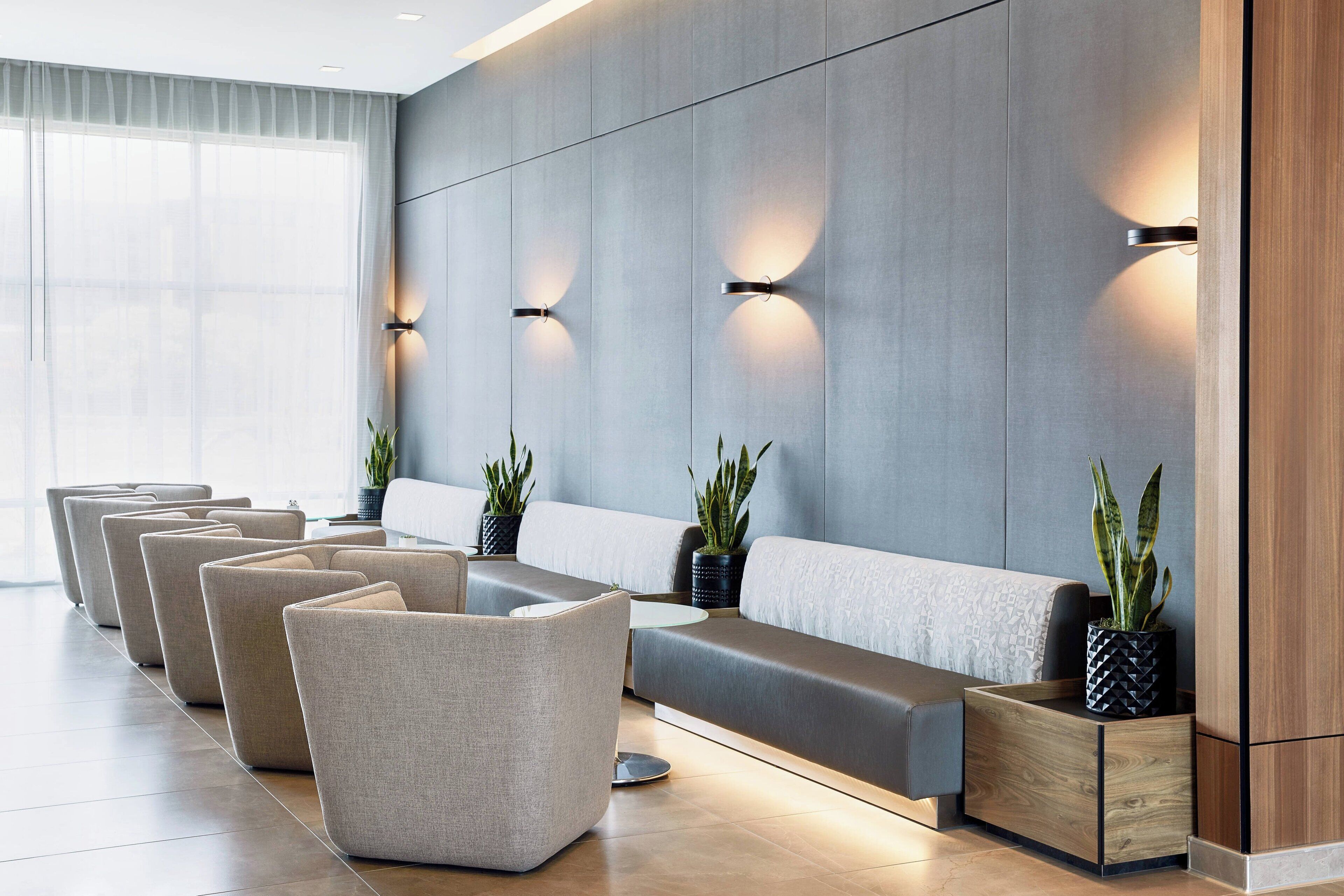 2 bars/lounges, rooftop bar