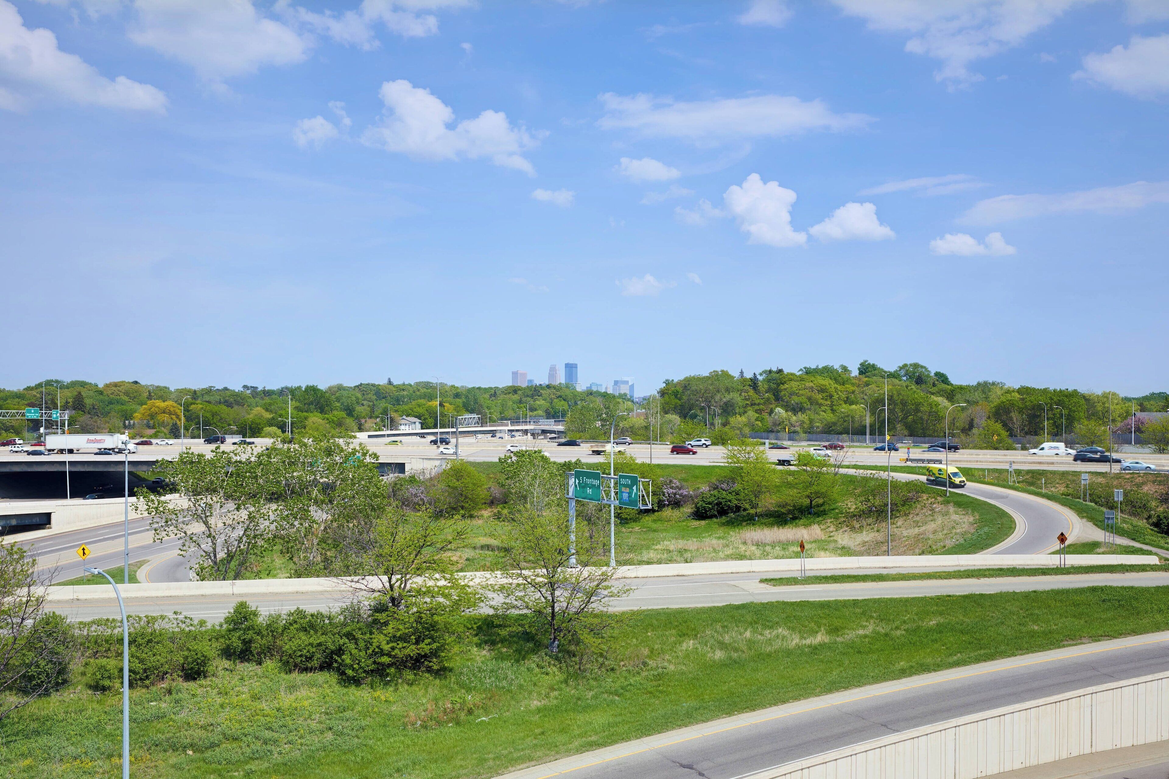 in-room safe, laptop workspace, iron/ironing board, free wifi