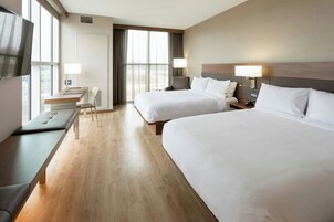 客房, 2 张大床 | 客房内保险箱、笔记本电脑工作区、熨斗/熨衣板、免费 WiFi