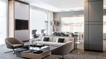 2 bars/lounges, rooftop bar