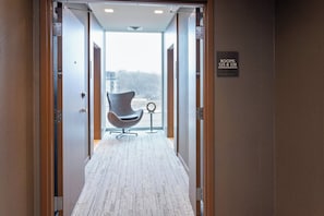 In-room safe, laptop workspace, iron/ironing board, free WiFi