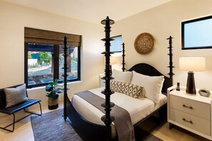 4 bedrooms, in-room safe, desk, iron/ironing board