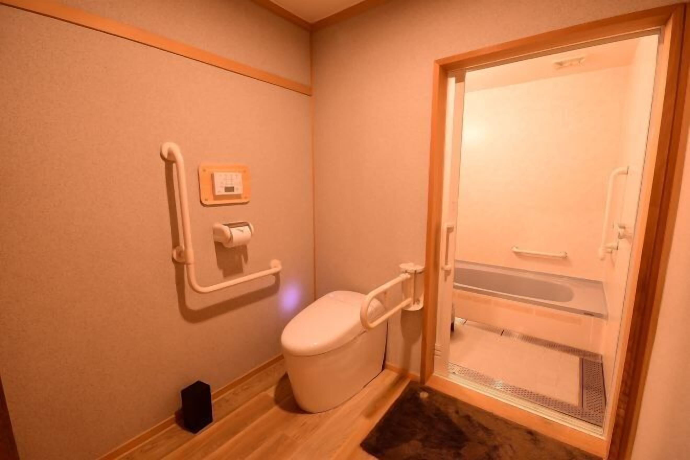 浴室 | 免费洗浴用品、吹风机、拖鞋、坐浴桶