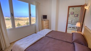 2 Schlafzimmer, Schreibtisch, Bügeleisen/Bügelbrett, WLAN