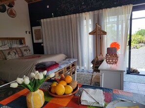 Iron/ironing board, free WiFi, bed sheets - Elegant studio (V0) with garden and infinity views (Horta,Faial, Açores)