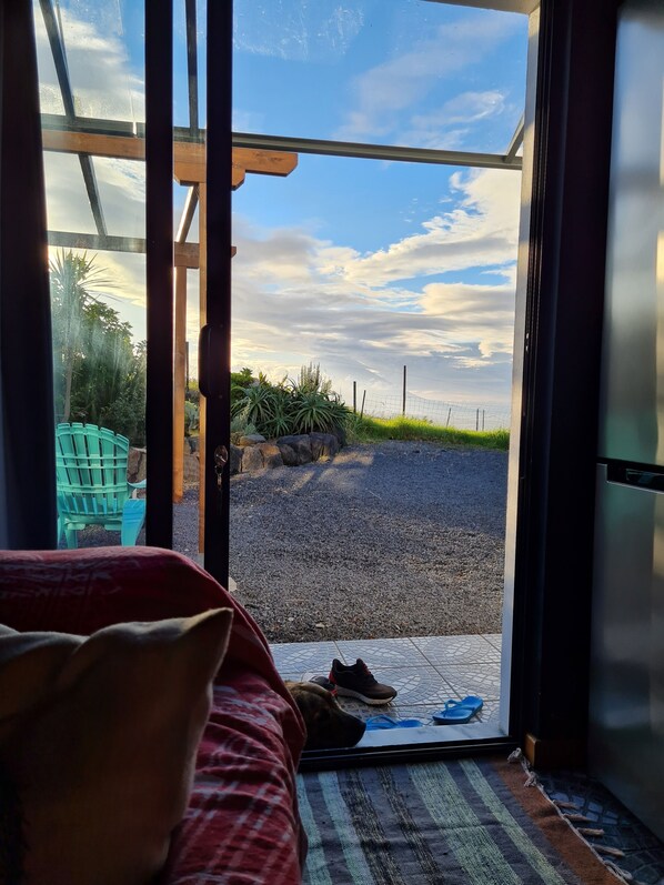 Interior - Elegant studio (V0) with garden and infinity views (Horta,Faial, Açores)