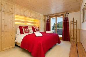 4 chambres, fer et planche à repasser, Wi-Fi, draps fournis
