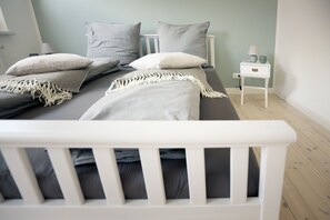 2 bedrooms, iron/ironing board, travel crib, free WiFi - Vacation apartment on the Strelasund 150m to the beach WLAN 250Mbits & e-car connection (Stralsund)