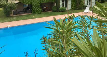 « villa provençale pour 6pers. piscine privĂ©e .đ.promotion septembre 200âŹ/nuit