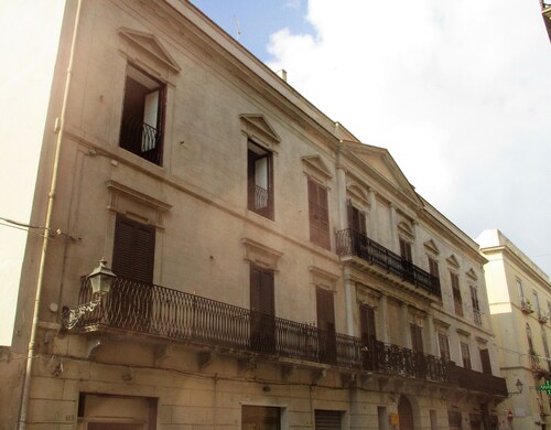 Im Herzen des historischen Zentrums und des Strandes, 2 Terrassen. Für 8 Personen