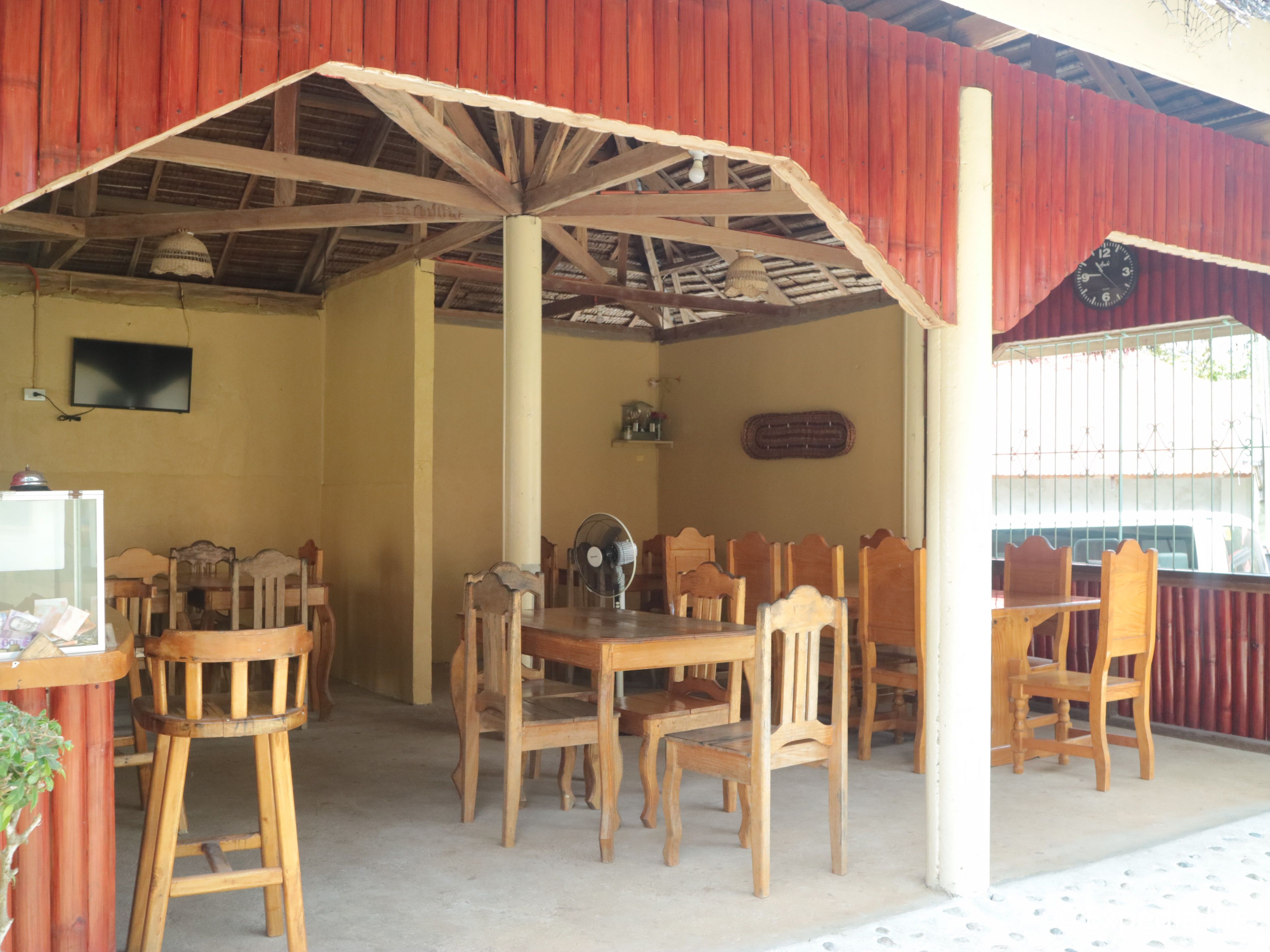 Breakfast, lunch, dinner served; local cuisine 