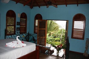 4 Schlafzimmer, Schreibtisch, WLAN