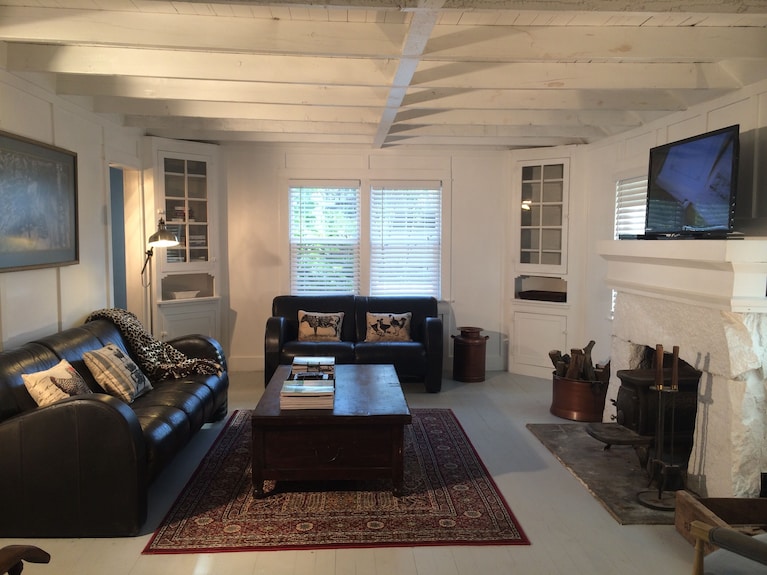 Chic Historic Cottage In The Heart Of 3 Rivers-close To Snp, Hot Tub, Love Dogs! - Three Rivers, CA
