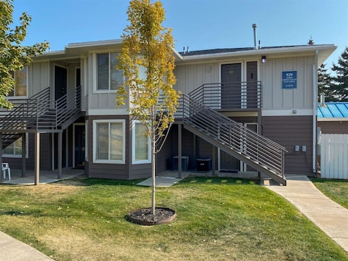 14-Plex Condo #114 Ground level, close to pool & spa